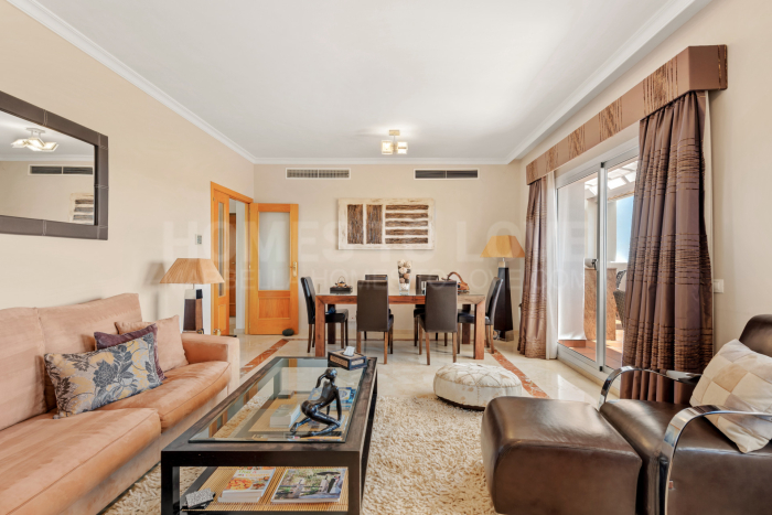 Magnifique duplex de 3 chambres avec vue sur la mer à vendre à Selwo, Estepona New Golden Mile