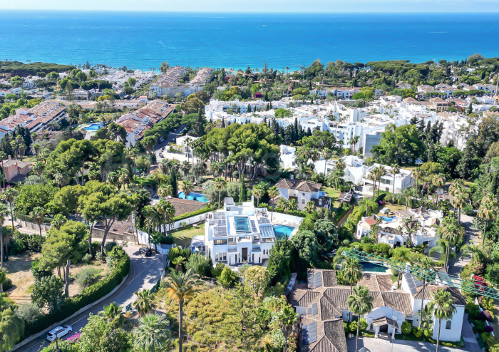 Villa de lujo con vistas al mar en La Carolina, Milla de Oro de Marbella