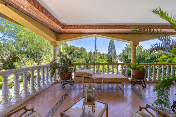 Privacy and Prestige: Semi-Detached Villa for Sale in the Marbella Hill Club, Marbella Golden Mile