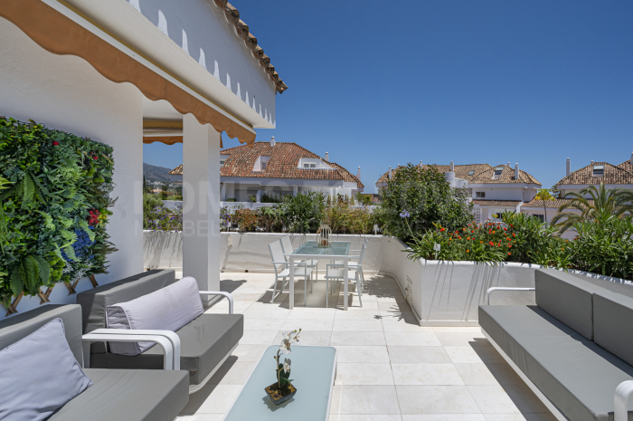 Elegantes Penthouse in der Nähe von Stränden und Golfplätzen zum Verkauf in Ancon Sierra IV, Marbella Golden Mile