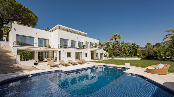 Villa de lujo en venta en Las Brisas, Nueva Andalucía, Marbella