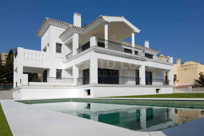 Villa im Verkauf in Nueva Andalucia, Marbella