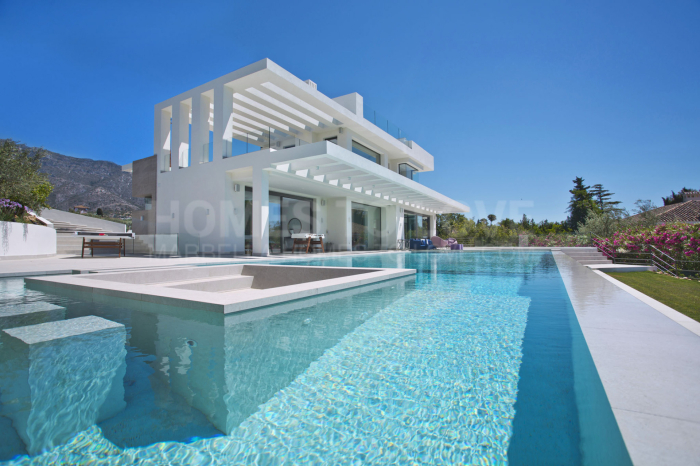 Villa for short term rent in Altos de Puente Romano, Marbella Goldene Meile