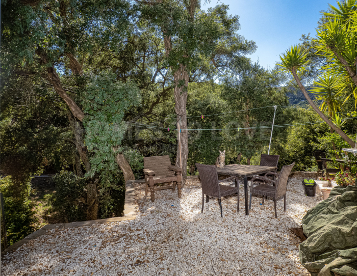 Charmante et pittoresque maison de campagne avec piscine, située à proximité du village de Casares.