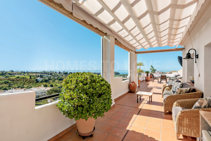 Zweistöckiges Penthouse zu verkaufen in Selwo, Estepona Ost