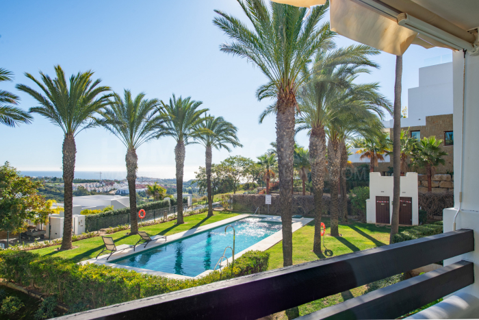 Luxury first floor apartment in Altos de Cortesín, Casares, Málaga