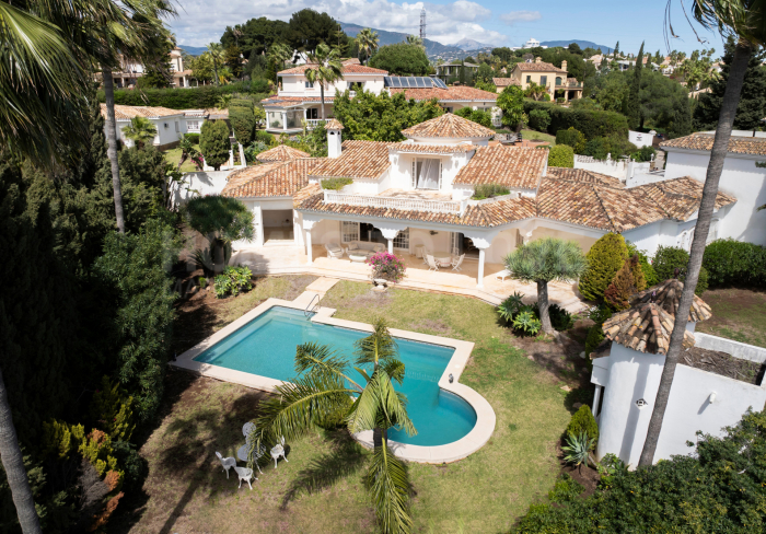 Andalusian style 3 bedroom villa in El Paraiso