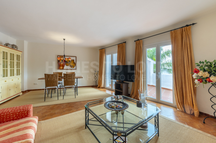 Precioso Apartamento de Un Dormitorio con Fantásticas Vistas en Venta en Los Altos de Marbella, Marbella Este
