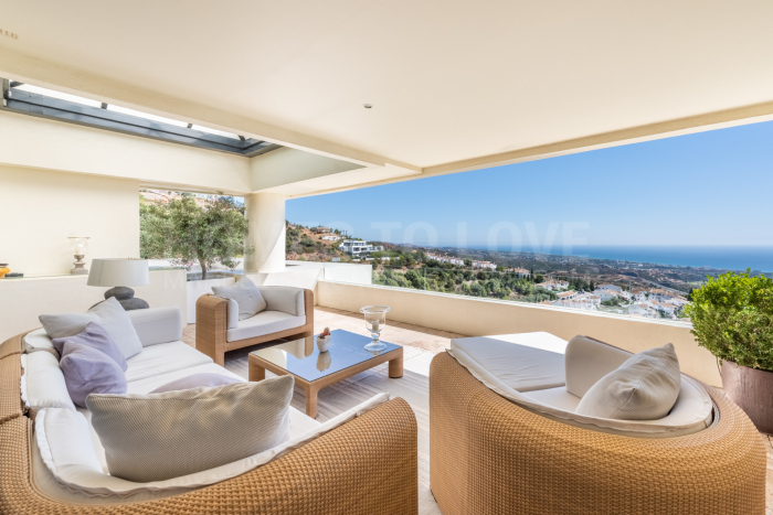 Penthouse in erstklassiger Lage mit fantastischem Meerblick zu verkaufen im Los Monteros Hill Club, Marbella Ost
