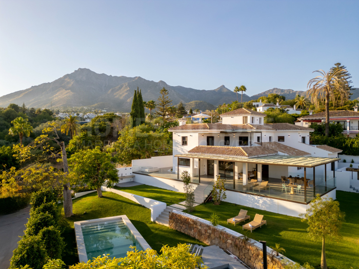 Spectaculaire villa de cinq chambres entièrement rénovée située à La Merced, en bordure du mille d'or de Marbella