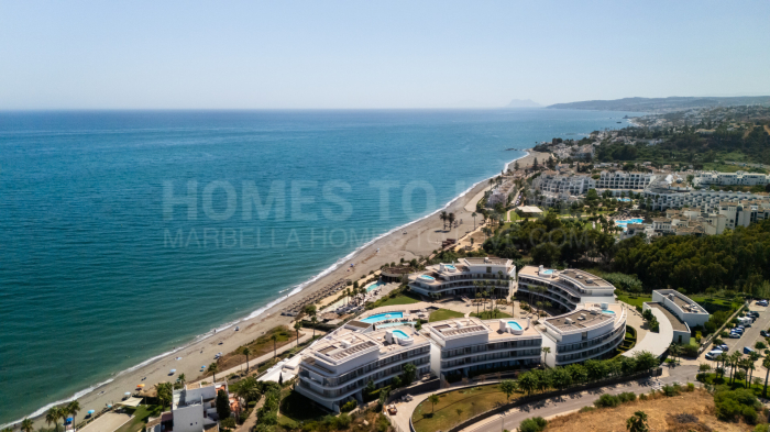 ESPECTACULAR APARTAMENTO EN PRIMERA LINEA DE PLAYA EN THE EDGE ESTEPONA