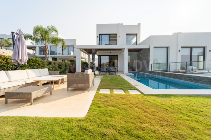 Villa Pareada en venta en Calahonda, Mijas Costa