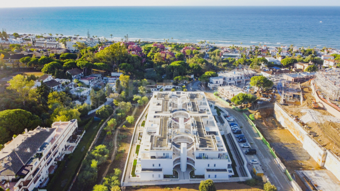 Espectacular apartamento en planta baja de dos dormitorios en la nueva comunidad cerrada Estrella Del Mar, Marbella