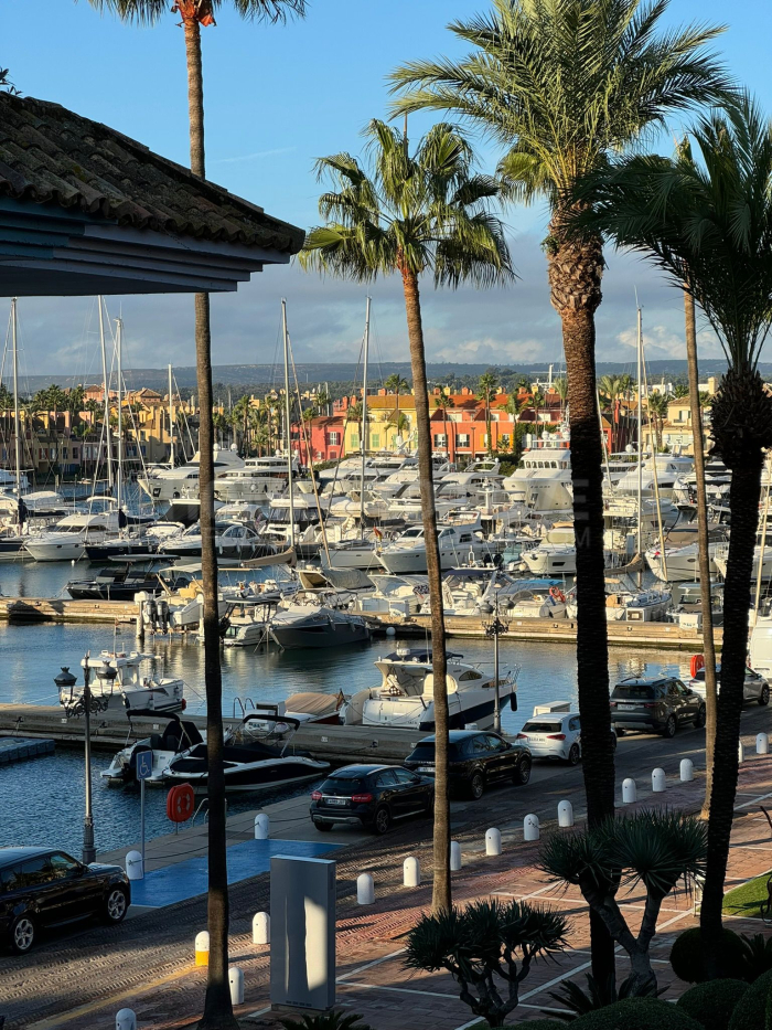 Wohnung zu verkaufen in Sotogrande Puerto Deportivo